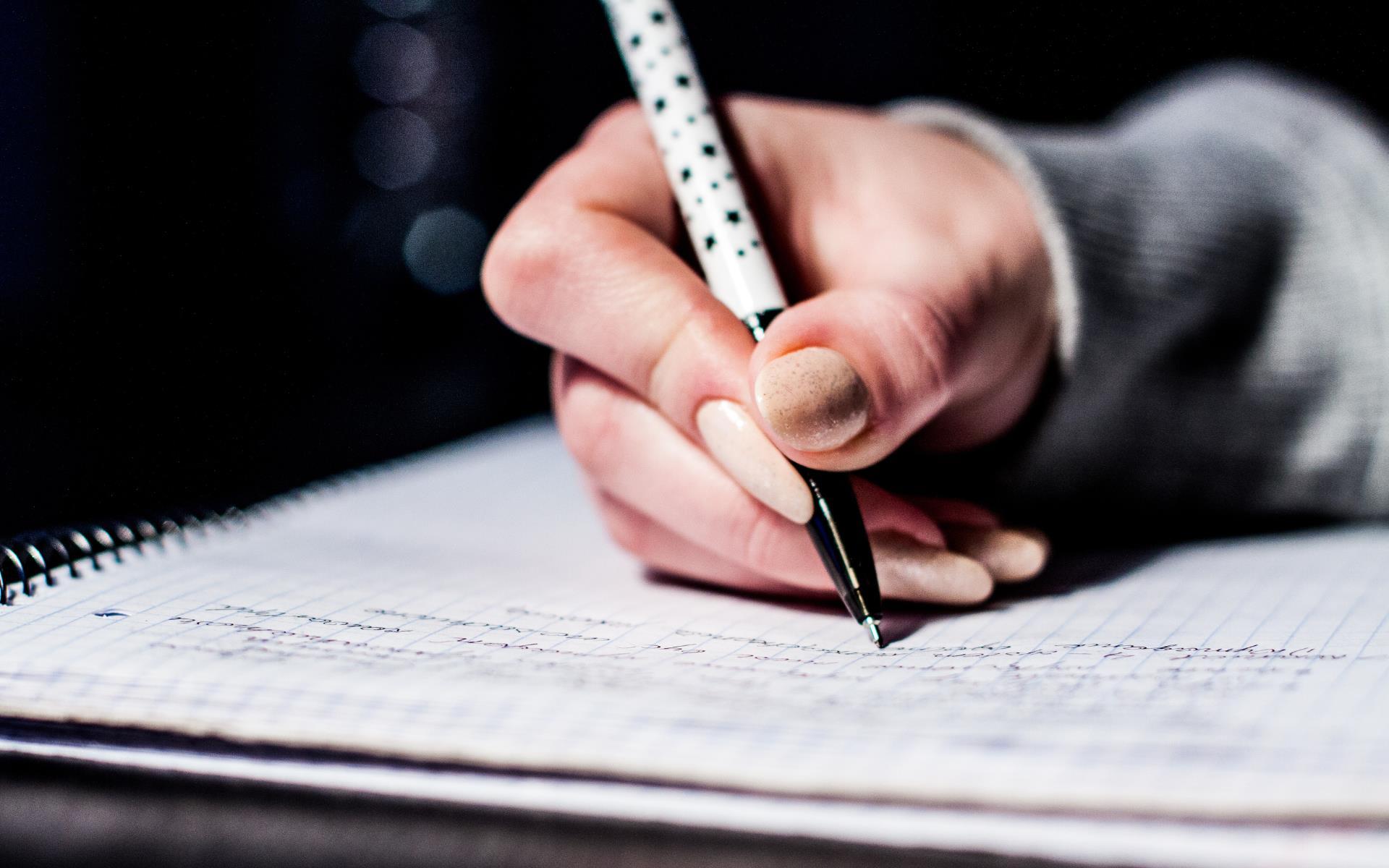 Curso de preparación DELE 100% Online con AVE Global / Instituto Cervantes